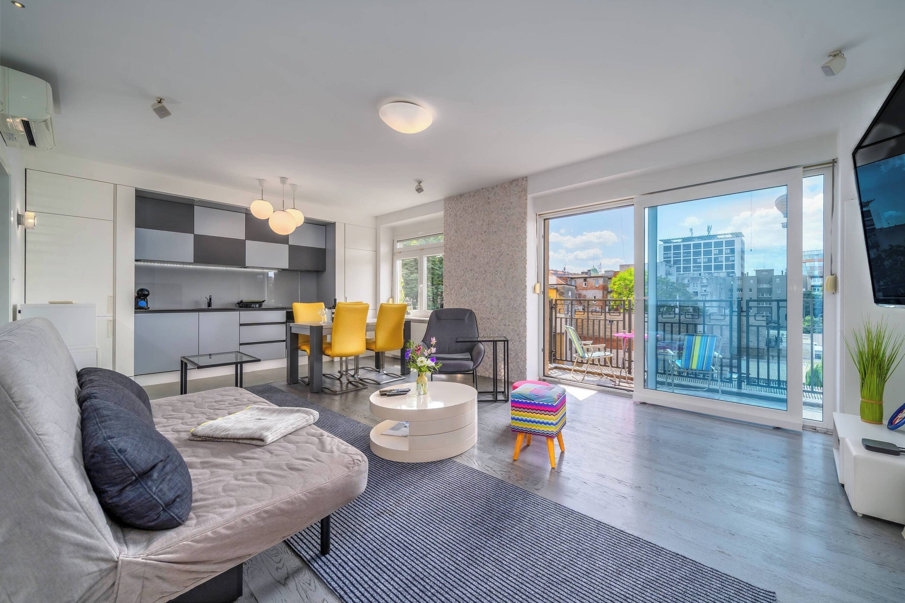 Family Apartment, Multiple Bedrooms (Silver Apartment With Hot Tub And) | Living area | 21-inch flat-screen TV with cable channels, TV, stereo