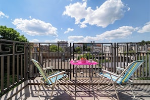 Family Apartment, Multiple Bedrooms (Silver Apartment With Hot Tub And) | Outdoor dining - Silver Apartment With Hot Tub And Balcony (Zagreb)