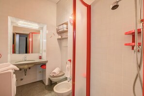 淋浴設備、吹風機、坐浴桶、毛巾