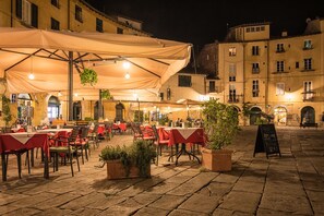 Outdoor dining - Casa Francesca (Riva del Garda)