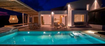 Aristotelia Gi Villas - Serenity and Luxury by the Pool