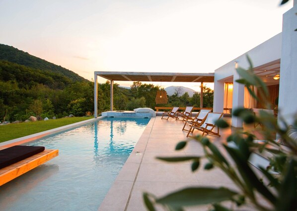 Pool - Aristotelia Gi Villas - Serenity and Luxury by the Pool (Olimpiada)