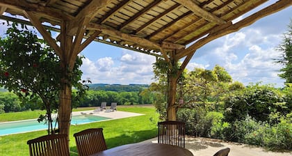 Gite Le Solquirit - avec piscine et vue imprenable