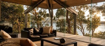 Glasshouse Lake Eildon Architectural Retreat