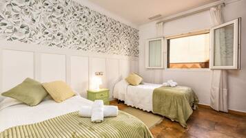 4 chambres, bureau, fer et planche Ă  repasser, Wi-Fi gratuit