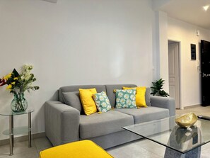 Smart TV, video library - P&P Entire building rooftop jacuzzi (Athens)