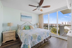 Condo, 3 Bedrooms