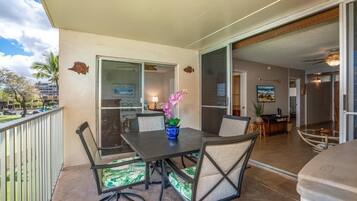 Condo, 2 Bedrooms | Outdoor dining