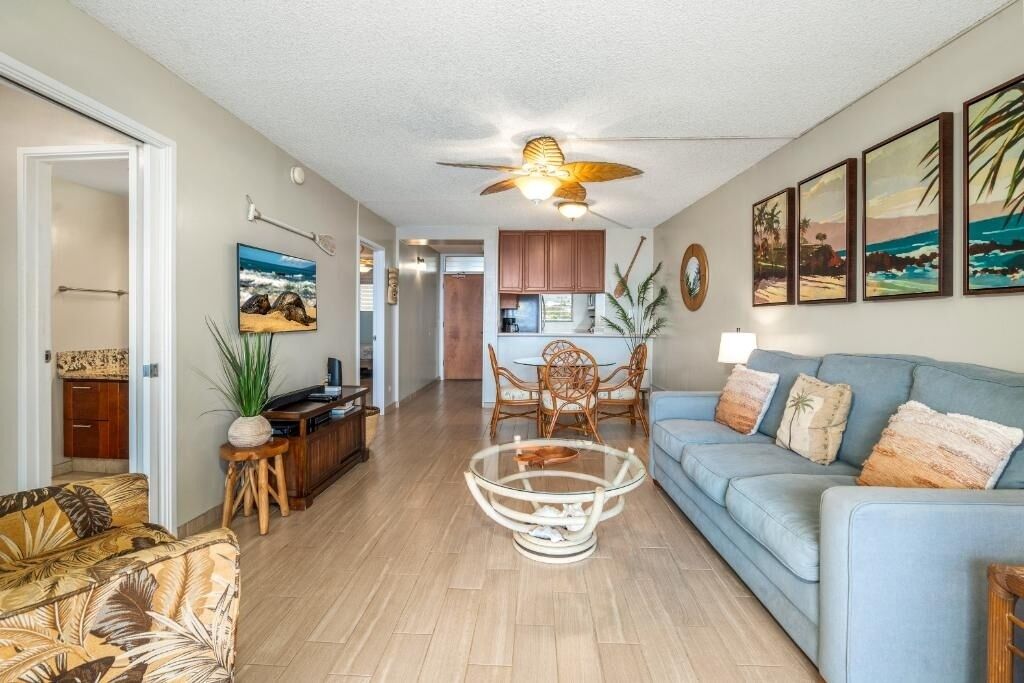 Condo, 2 Bedrooms | Living area