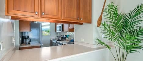 Condo, 2 Bedrooms | Private kitchen | Coffee/tea maker, fridge, oven, toaster