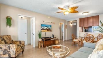 Condo, 2 phòng ngủ | Khu phòng khách