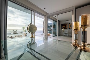 Dining - Luxury Villa Pérola (Calheta)