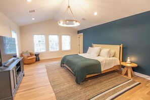 4 bedrooms, travel cot, WiFi, bed sheets - New Home in Marion Village! (Marion)