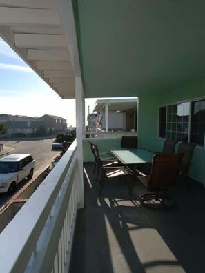Outdoor dining - 121 33rd St B | Heart of the Balboa Peninsula w/ Ocean Views From (Newport Beach)