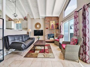 Smart TV, fireplace, offices