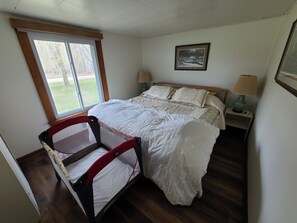 5 bedrooms, WiFi, bed sheets