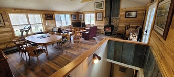 Farmhouse 30 minutes from Lambeau Field and Appleton 50 minutes to EAA Oshkosh