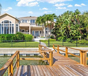 Property grounds - Sunrise Harbor in Indian Rocks Beach (Indian Rocks Beach)