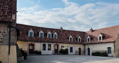 LA Grange - Gîte de Groupe Avec Piscine Domaine du Vieux Chateau / Côte D'opale