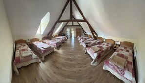 8 soverom, strykejern/-brett, reiseseng for barn og wi-fi (inkludert)