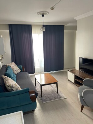 Suite Confort, balcón, vistas a la ciudad | 1 dormitorio y wifi gratis