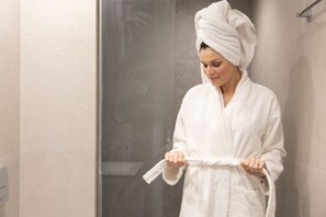 Shower, free toiletries, hair dryer, towels - Hestia - Asklipiou 9 (Athens)