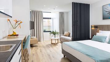 Deluxe Studio, City View | 1 bedroom, in-room safe, iron/ironing board, free WiFi