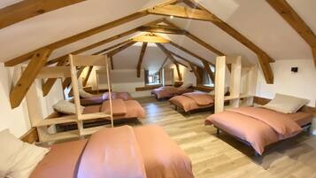 4 chambres, fer et planche à repasser, lit parapluie, Wi-Fi