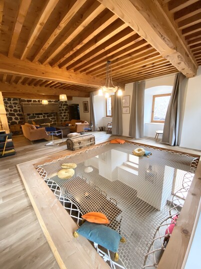 Maison Forte du XVI -ème Siècle Entre les Gorges de la Loire et Allier