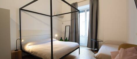 3 bedrooms, iron/ironing board, bed sheets