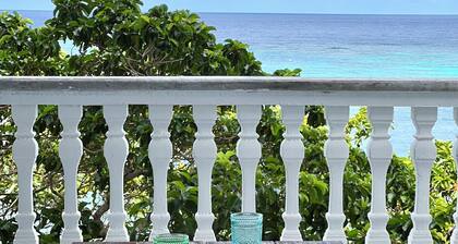 Casa De Arte, Roatan - Beachside Bliss