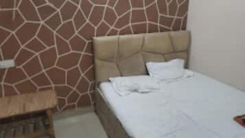 Standard Room | Free WiFi, bed sheets