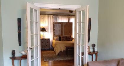 THE LOVE SHACK LARGE MIDTOWN VIBE WITH BIG MONTHLY SAVINGS