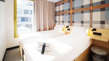 Standard Twin Room | Soundproofing, free cribs/infant beds, free WiFi, bed sheets