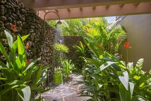 Property grounds - 217C Ke Alaula Villa: Luxurious 3BR Townhome in Hualalai Resort w/ Lanais (Kailua Kona)