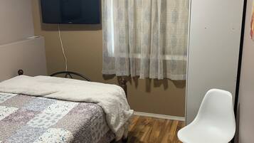 1 bedroom, iron/ironing board, travel cot, free WiFi