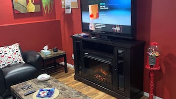 Smart TV y chimenea