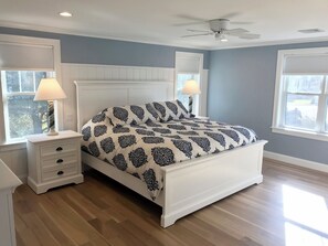 4 bedrooms, iron/ironing board, WiFi, bed sheets
