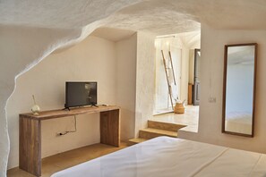 Junior Suite, Non Smoking | In-room safe, iron/ironing board, free WiFi - Il Trappetello (Monopoli)