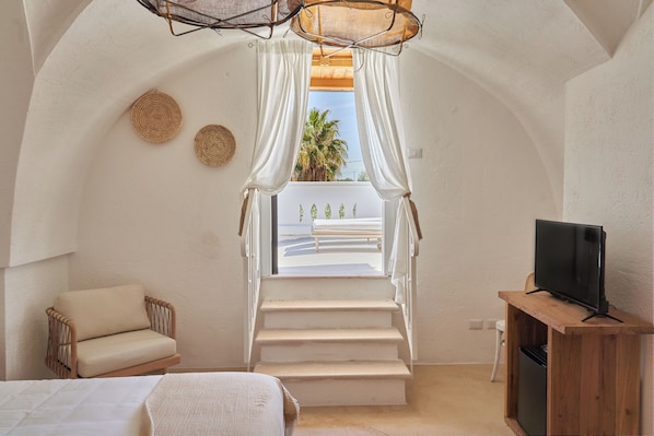 Junior Suite, Non Smoking | In-room safe, iron/ironing board, free WiFi