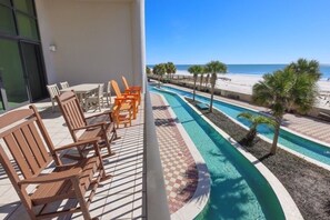 Una piscina techada, una piscina climatizada