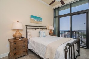 4 Schlafzimmer, Schreibtisch, Bügeleisen/Bügelbrett, kostenloses WLAN