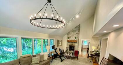 Spacious home <1 min from Lincoln Peak! Fits the whole extended family