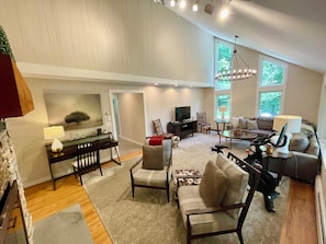 Smart TV, fireplace, computer monitors