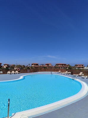Pool - Hermosa Villa a dos Minutos de las Mejores Olas de la Isla (CN)