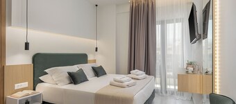 Miss Marrone City Hotel