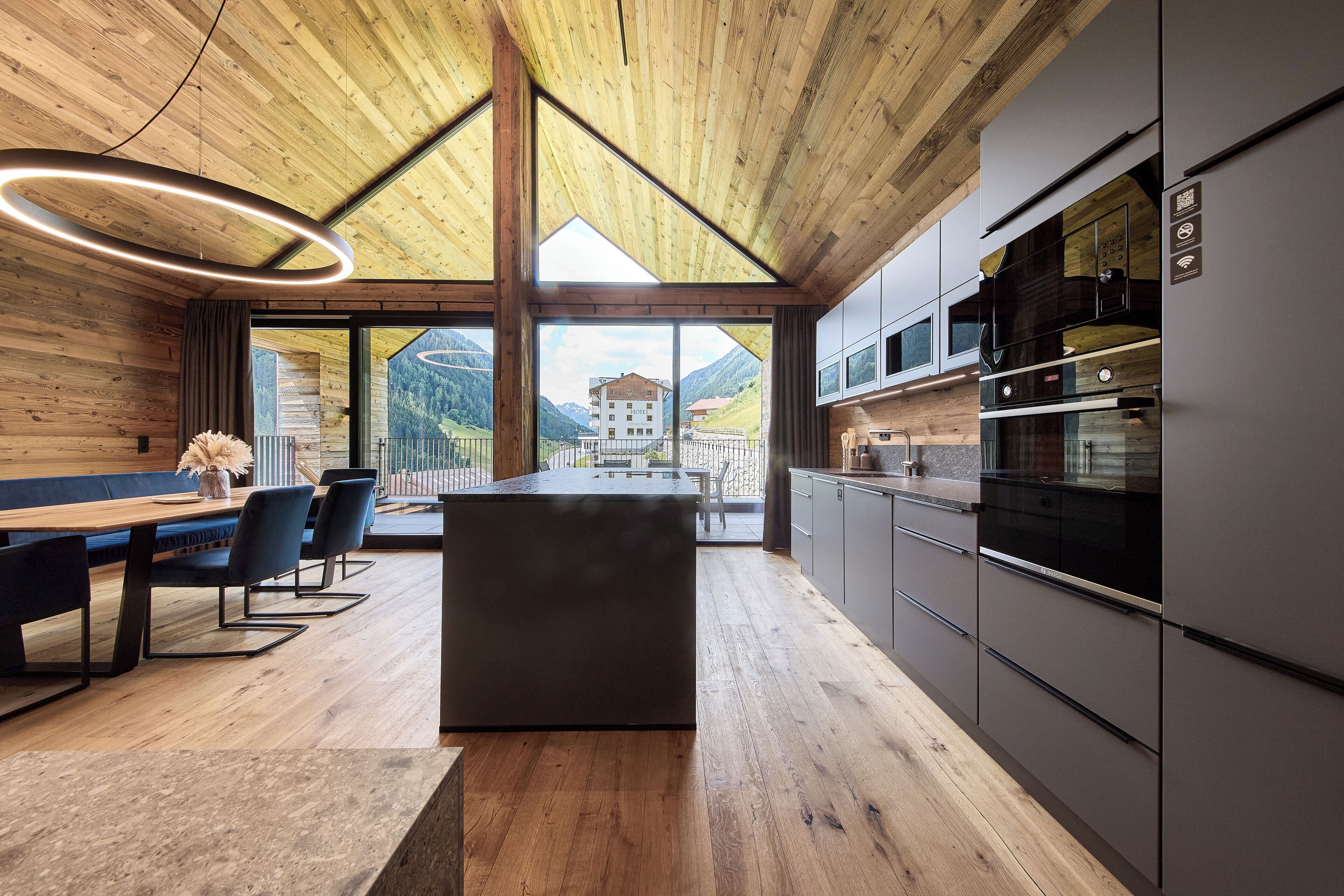 Comfort Apartment, 2 Bedrooms, Non Smoking, Mountain View | Ruang tamu | TV skrin rata 