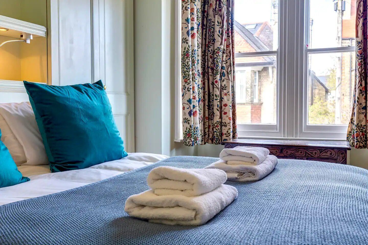 3 bedrooms, desk, iron/ironing board, travel cot