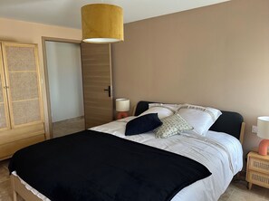 2 habitaciones, tabla de planchar con plancha y wifi gratis 
