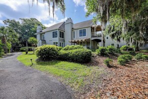 Exterior - Sunset Rentals | Evian 175 | Dog Friendly (Hilton Head Island)